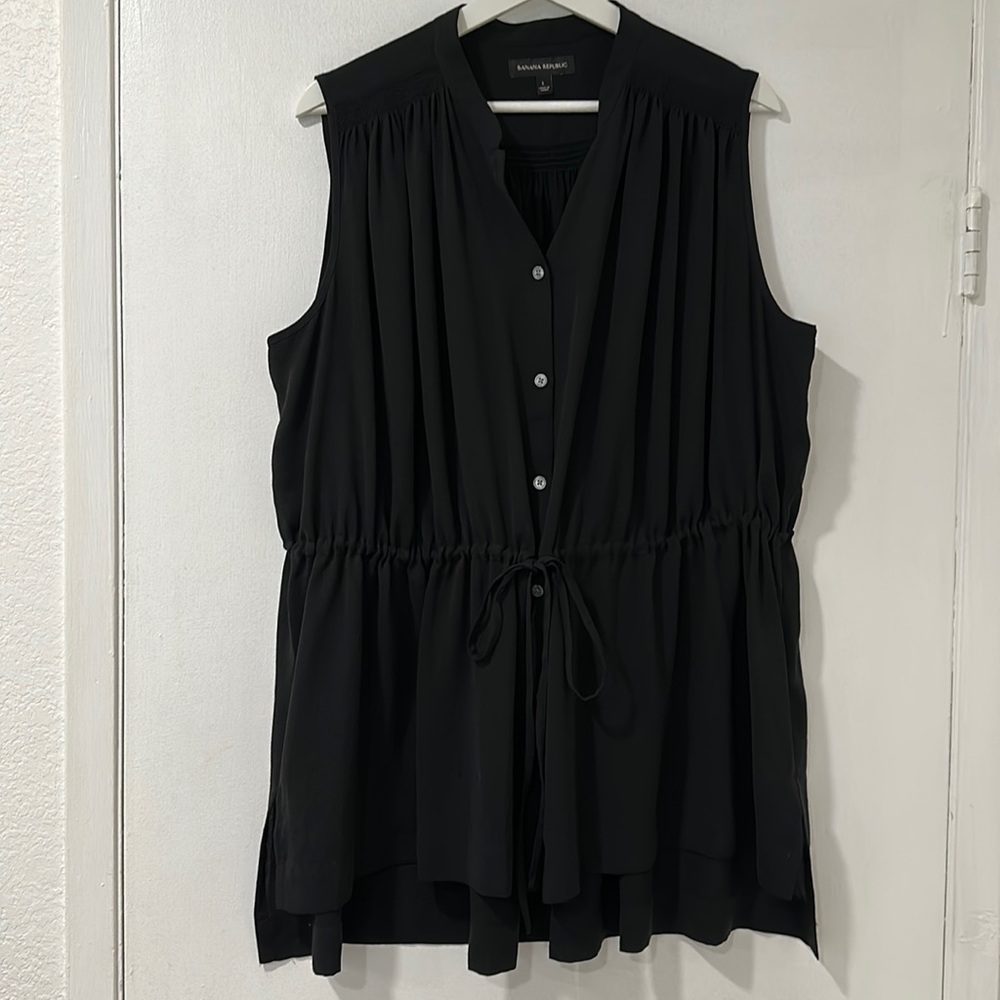 Banana Republic sleeveless Blouse
